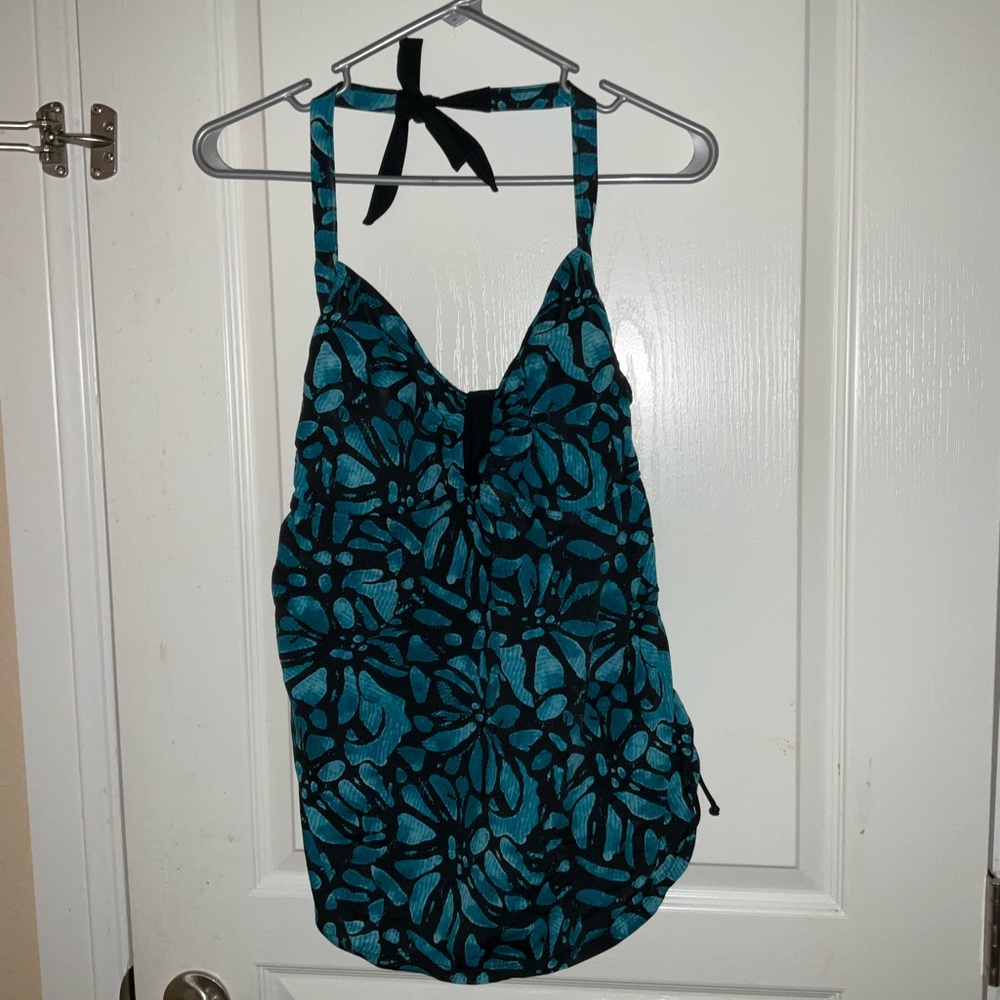 Maternity swimwear
